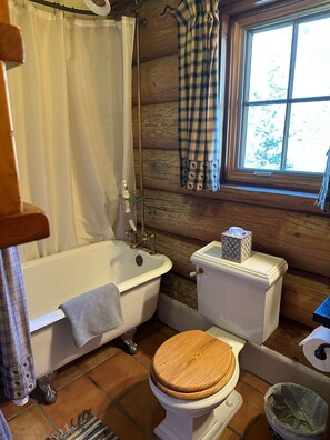 花灑/浴缸組合、風筒、提供毛巾、番梘