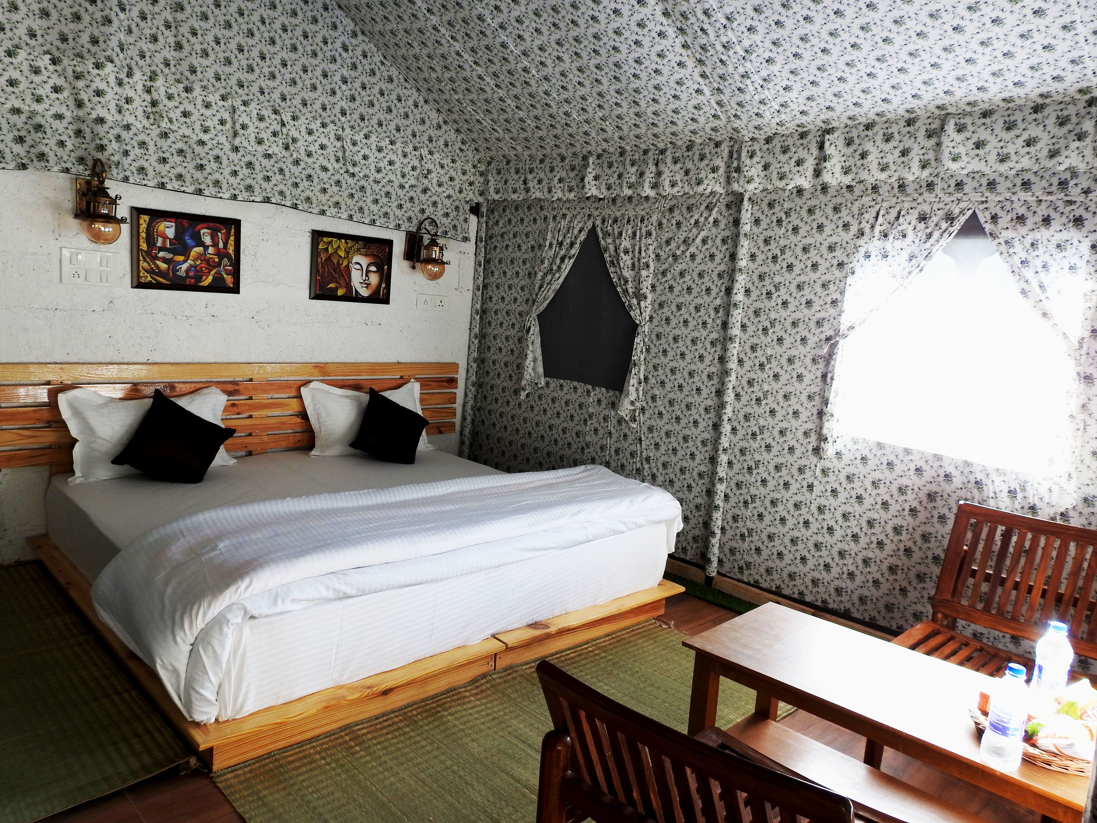 Luxury Tent | In-room safe, rollaway beds, free WiFi, bed sheets