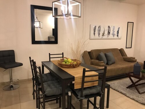 San Marcos Home in a quiet & private neighbourhood