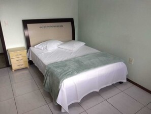 4 dormitorios, tabla de planchar con plancha, wifi y ropa de cama