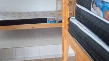 Habitación (2 beliches) | Cortinas blackout y ropa de cama