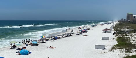 Beach nearby, sun-loungers, beach towels