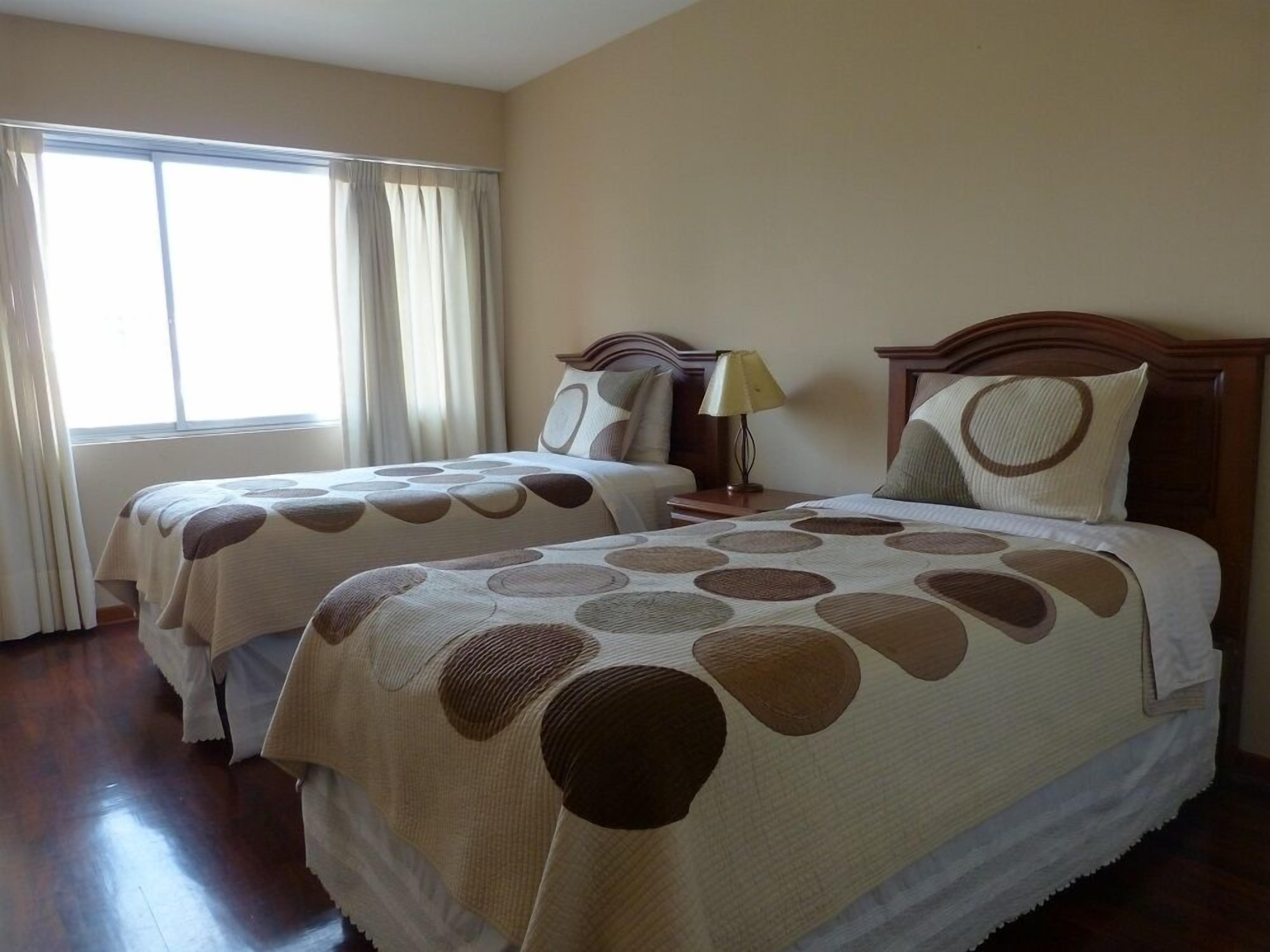 2 makuuhuonetta, silitysrauta/-lauta, Wi-Fi, vuodevaatteet