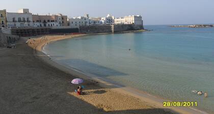 DOMUS ROSE - RELAXING HOLIDAYS, 4 PL, 5 MINUTES FROM BEACHES MOVIDA GALLIPOLI