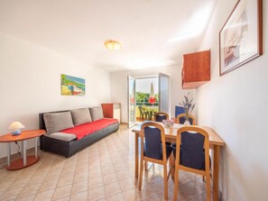 تلفزيون بشاشة مسطحة