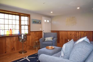 TV - Cozy three bedroom home with updated eat in kitchen (Dennis Port)