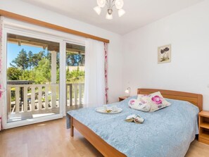 2 bedrooms, free internet