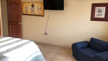 1 bedroom, iron/ironing board, internet, bed sheets