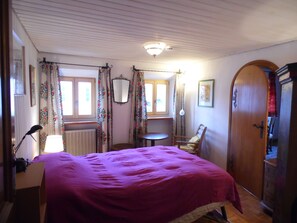 1 bedroom, iron/ironing board, travel cot, free WiFi