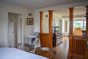 3 bedrooms, iron/ironing board, free WiFi