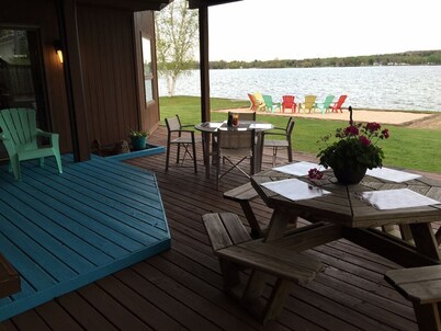 Hubbard Lake Waterfront Estate 4 Bedrooms / 4 Bathrooms - 4400 sq ft