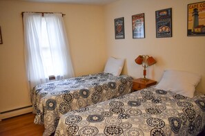 3 bedrooms, iron/ironing board, free WiFi