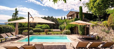 Piscine extérieure