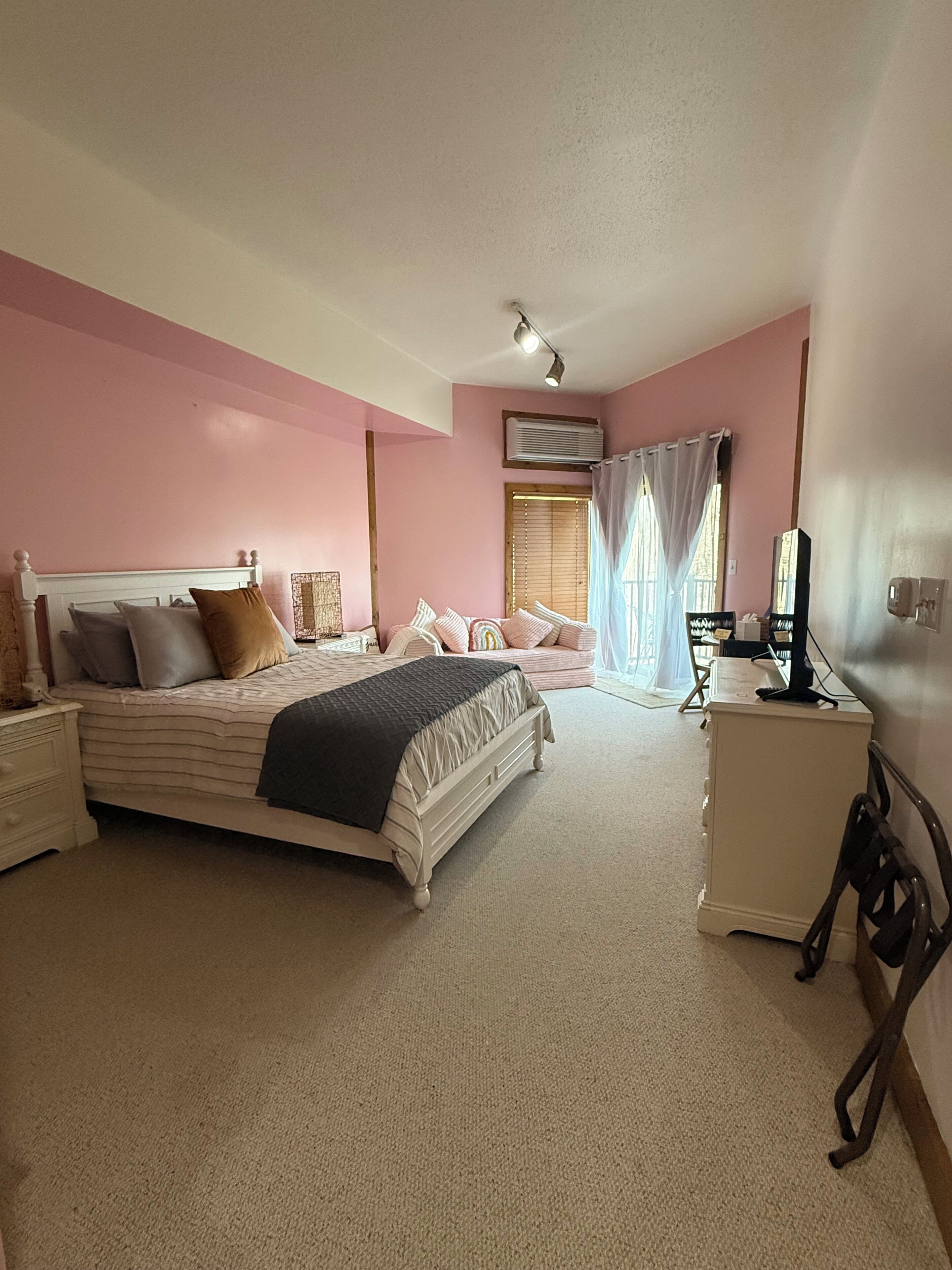 Fer et planche à repasser, draps fournis