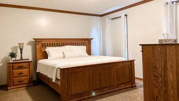 3 slaapkamers, een strijkplank/strijkijzer, reisbedje, wifi