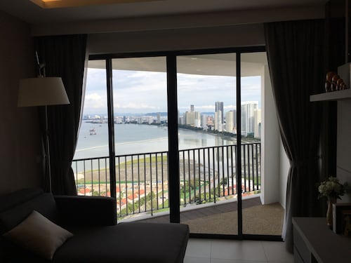 New designer condo - New promotional offer