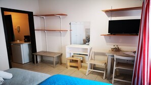 1 dormitorio, tabla de planchar con plancha, wifi gratis y ropa de cama