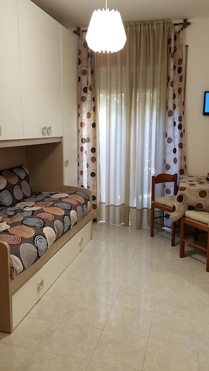 1 habitación, wifi gratis y ropa de cama