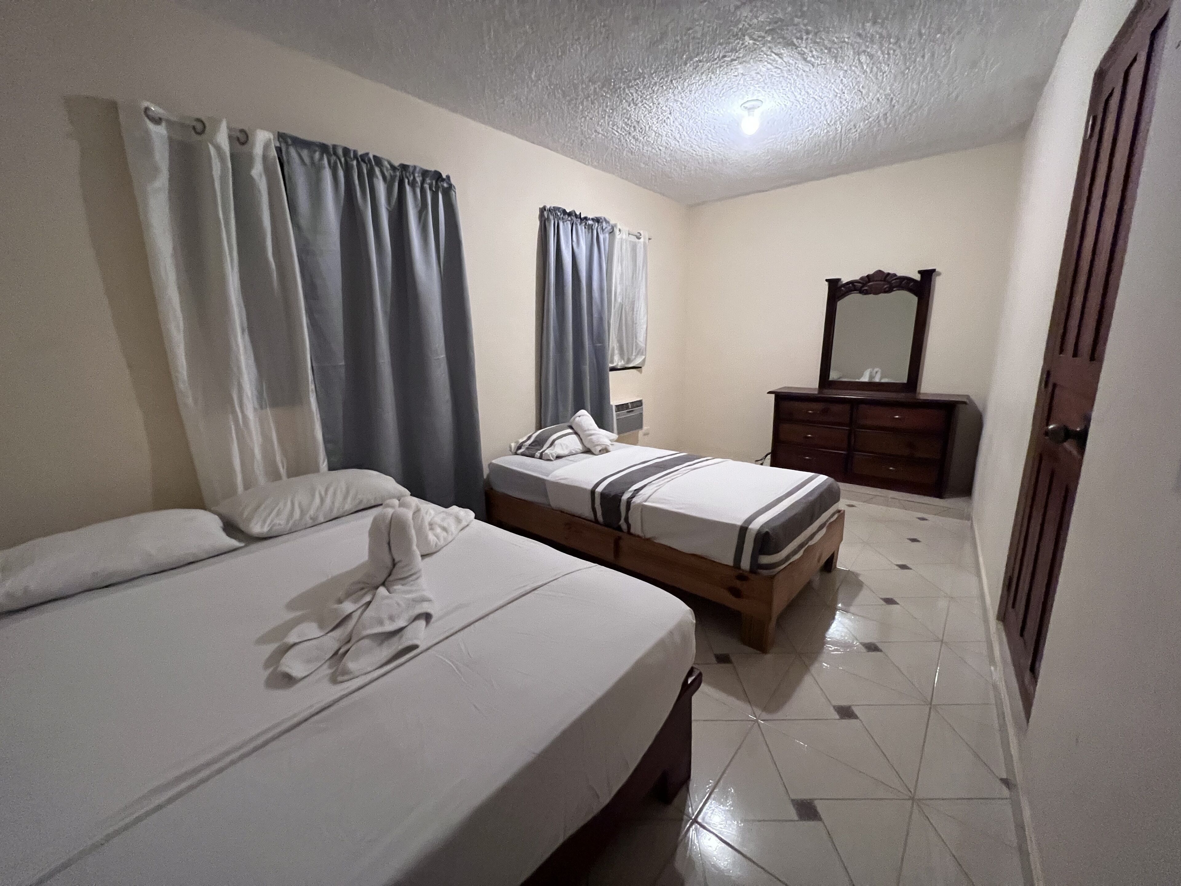 Individually furnished, iron/ironing board, free WiFi, bed sheets