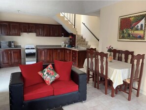Classic Apartment, 2 Bedrooms, 2 Bathrooms, Ocean View | In-room dining - Jazmin Apartments Vacations (Samaná)