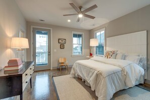 4 bedrooms, iron/ironing board, WiFi, bed sheets