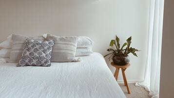 2 bedrooms, desk, iron/ironing board, free WiFi