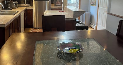 Belle, 4 Bdrm 2 Bath Vintage home Ă quelques pas de Ocean Beach Park