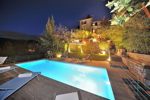 Unique Seaview Retreat