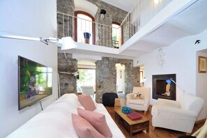 4 Schlafzimmer, Schreibtisch, Bügeleisen/Bügelbrett, kostenloses WLAN