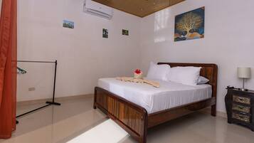 2 bedrooms, in-room safe, WiFi, bed sheets