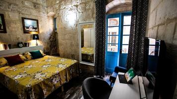 2 bedrooms, desk, soundproofing, iron/ironing board