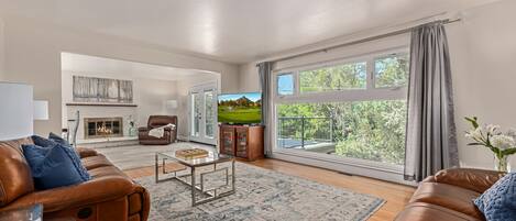 Smart-TV, Kamin, Stereoanlage