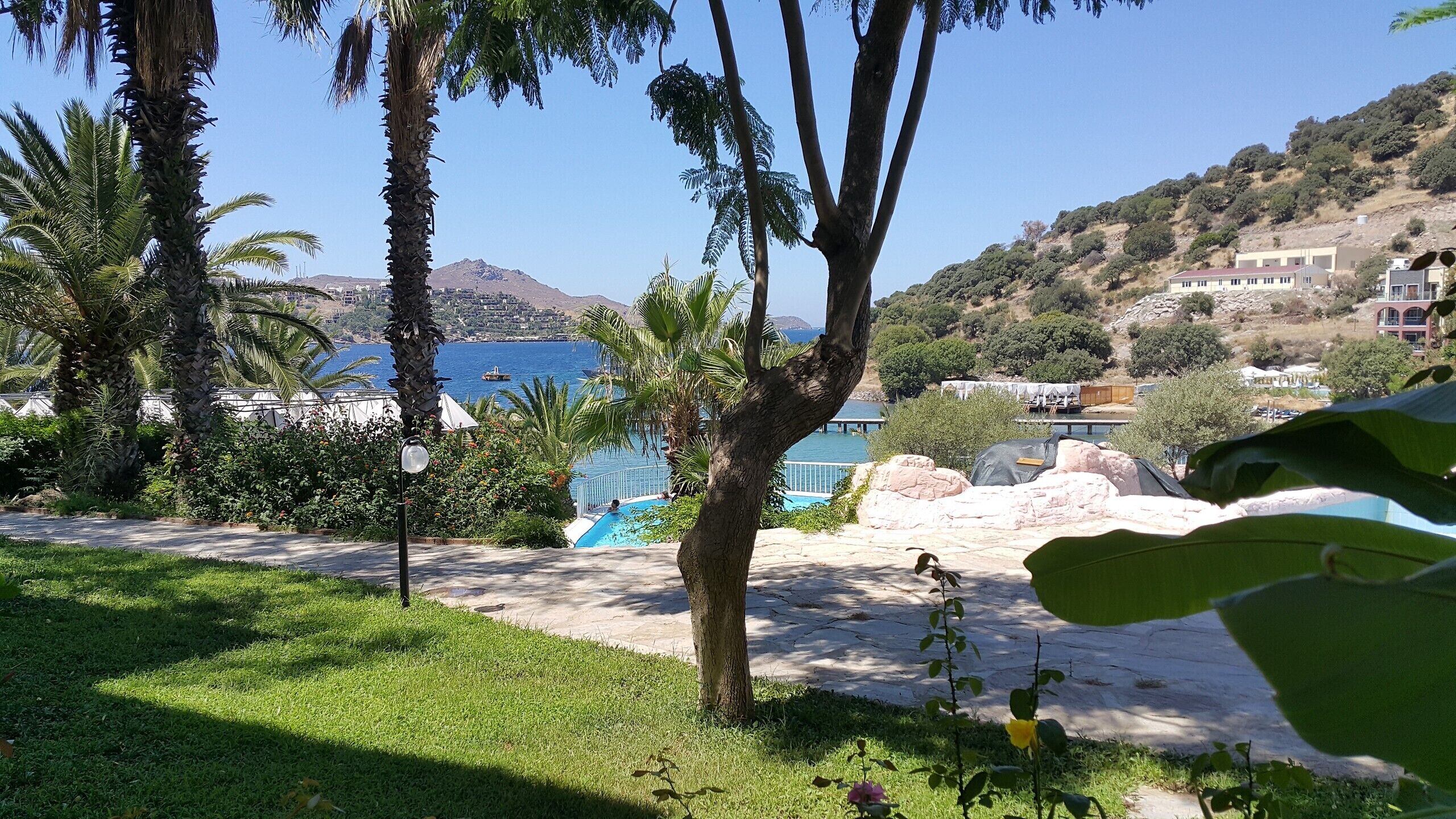 SUMMER HOUSES RİGHT BY THE PRIVATE BEACH AT PRIVATE COMPLEX