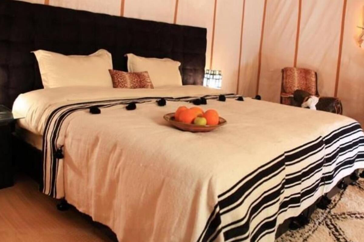 Blackout curtains, free cots/infant beds, free WiFi, bed sheets
