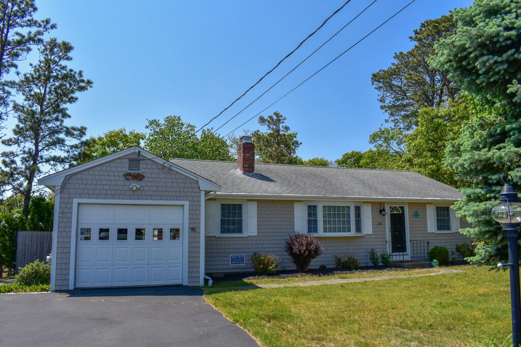 Three bedroom home with central air conditioning