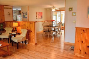 Dining - Three bedroom home with central air conditioning (Dennis Port)