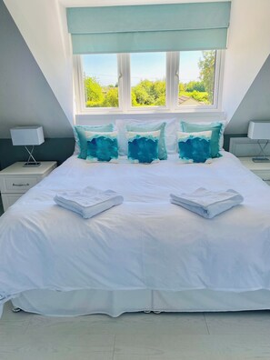 5 quartos, ferros/tábuas de passar roupa, berço de viagem, Wi-Fi