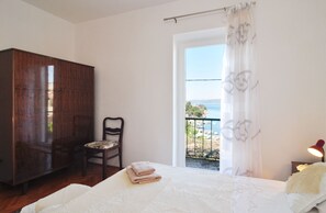 4 chambres, fer et planche à repasser, Wi-Fi, draps fournis