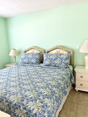 2 Schlafzimmer, Schreibtisch, Bügeleisen/Bügelbrett, WLAN