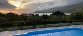 Villa Imortelle with pool and sea view