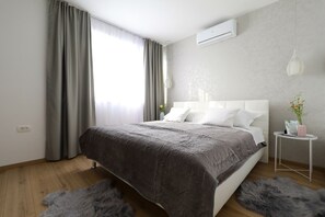 3 soverom, safe på rommet, strykejern/-brett og wi-fi (inkludert)