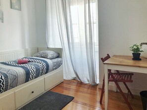 2 bedrooms, desk, iron/ironing board, Internet