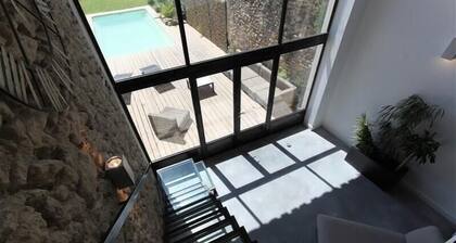 MAS PROVENCAL RENOVE AU CALME AVEC PISCINE CHAUFFÉE PRIVÉE