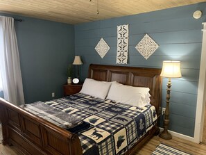 2 slaapkamers, een strijkplank/strijkijzer, gratis wifi, beddengoed