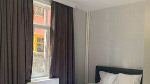 Economy Double Room | 1 bedroom, iron/ironing board (on request), WiFi (free) - Kayhan Hotel (Ankara)