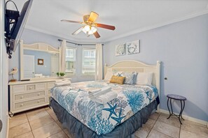 2 bedrooms, desk, iron/ironing board, free WiFi - A Beachside Retreat Pools 2 hot tubs and more! (Galveston)