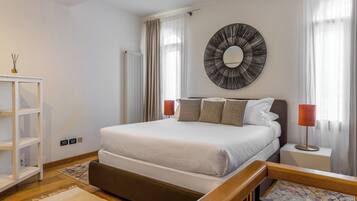 1 habitación, tabla de planchar con plancha, wifi gratis y ropa de cama