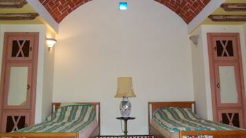 3 slaapkamers, een kluis op de kamer, een strijkplank/strijkijzer, wifi