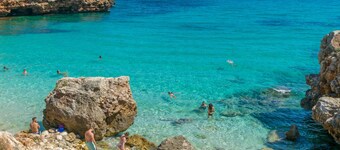 CALA RAFALINO - Chalet with terrace in the peaceful area of Cala Morlanda. Free WiFi