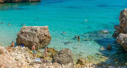 CALA RAFALINO - Chalet with terrace in the peaceful area of Cala Morlanda. Free WiFi